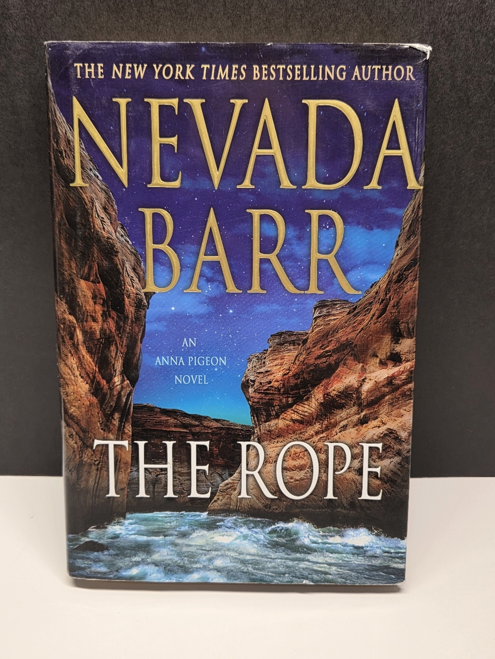 The Rope: Anna Pigeon's First Case HCDJ 1st Edition 1st Print Good Condition